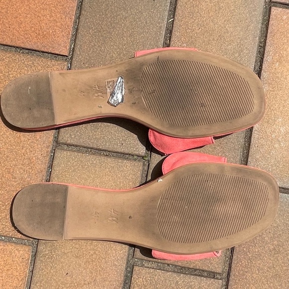 Flat sandal in salmon colour - Picture 3 of 3